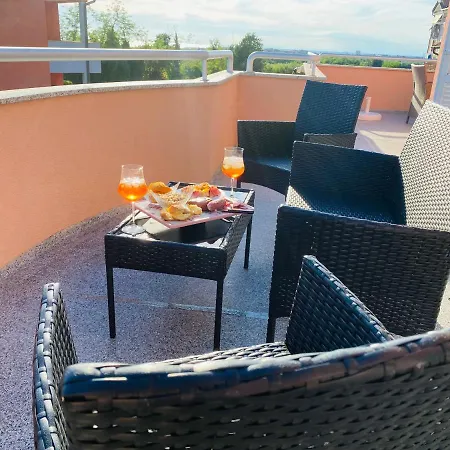 Casa Cino アパート ウマグ
